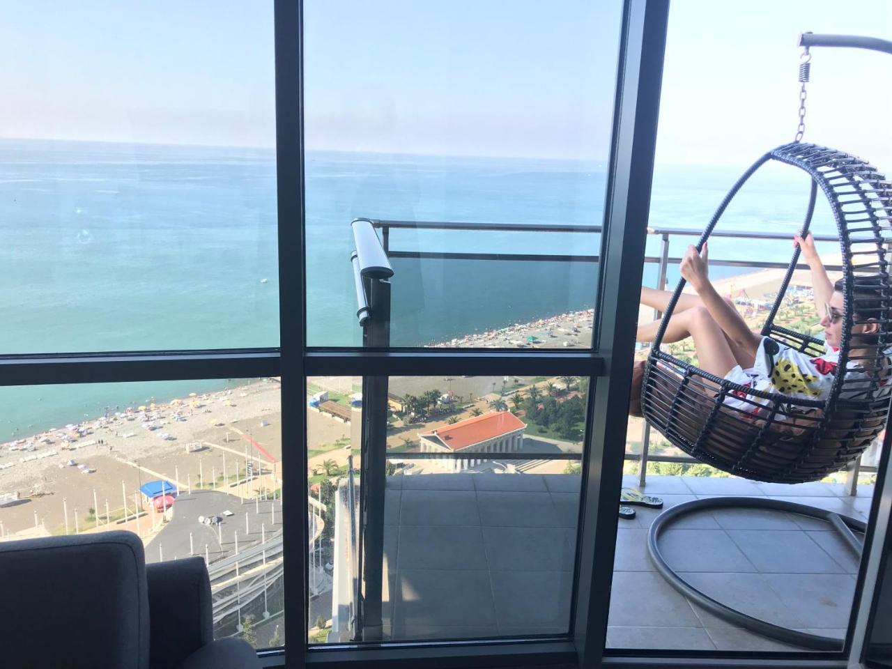 2Br Beachfront Batumi Apt Luxury & Sea Views Bagian luar foto